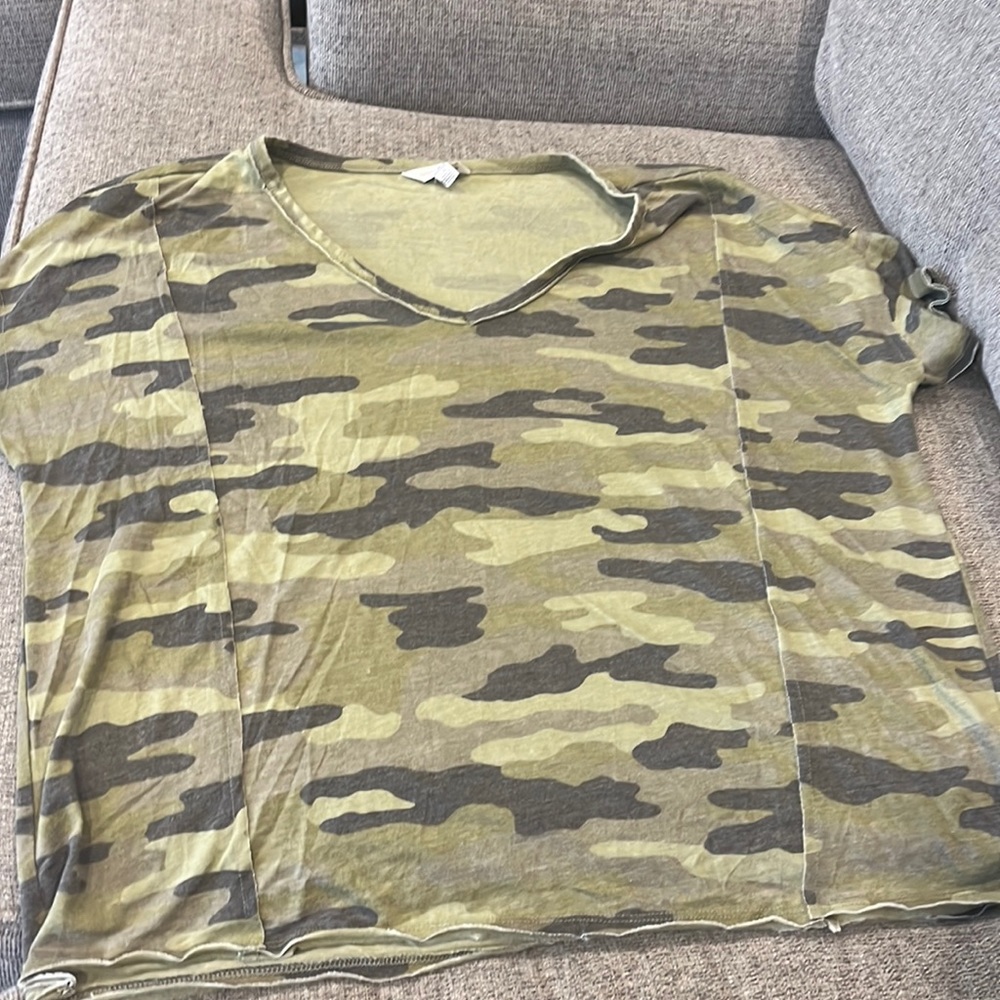Lucky Brand Camo T-shirt!! Worn Once!!! Comfy and loose fitting!